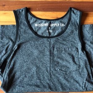 Lot of 4 Mossimo tank tops - like new